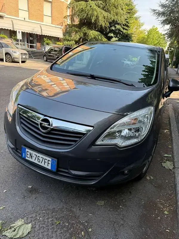 Usata Opel Meriva 120 CV (88 kW) 2012 Marrone Monovolume