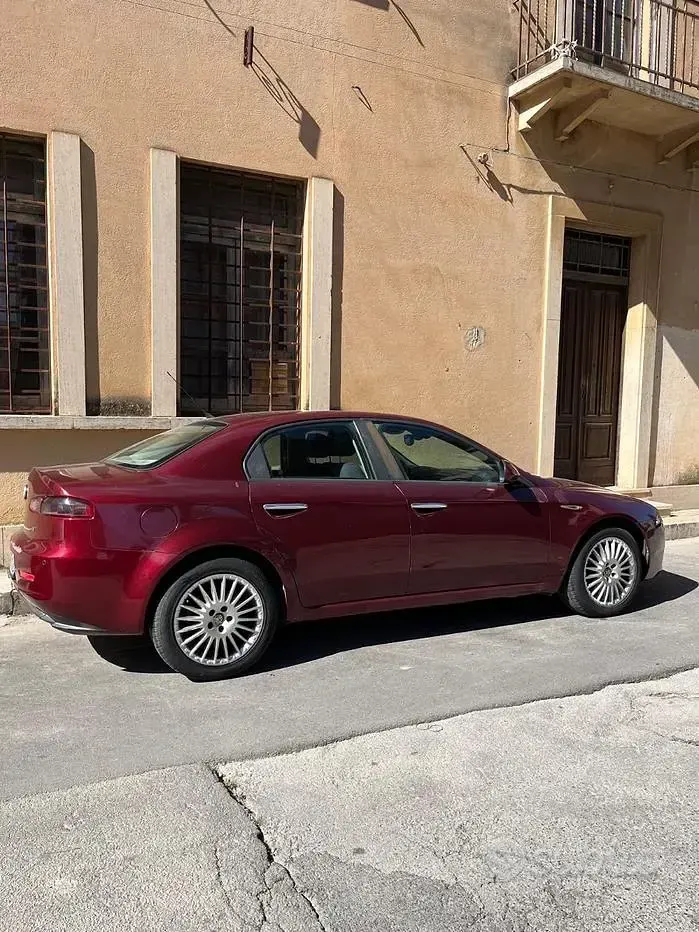 Usata Alfa Romeo 159 150 CV (110 kW) 2006 Rosso Berlina