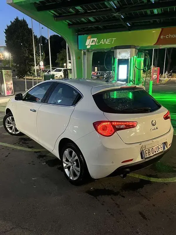 Usata Alfa Romeo Giulietta Business 105 CV (77 kW) 2015 Utilitaria