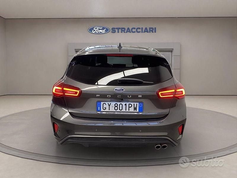 Usata Ford Focus ST-Line 116 CV (85 kW) 2025 Grigio metallizzato Berlina