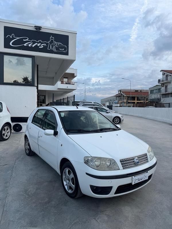 Usata Fiat Punto Classica 69 CV (50 kW) 2008 Bianco Utilitaria
