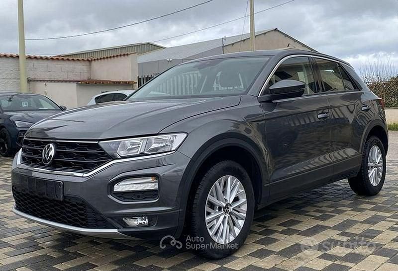 Usata VW T-Roc Business 116 CV (85 kW) 2021 Grigio SUV