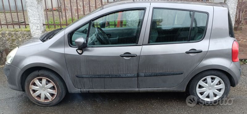 Usata Renault Modus 75 CV (55 kW) 2009 Grigio Monovolume