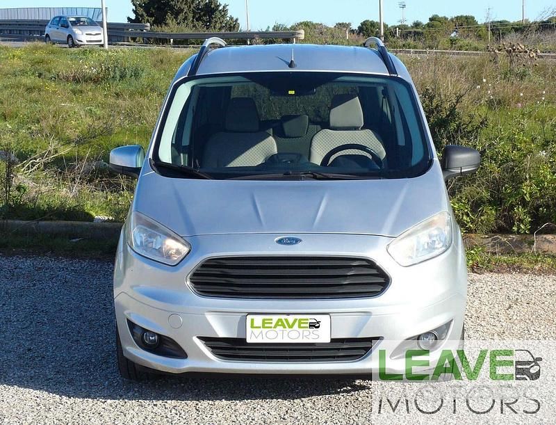 Usata Ford Tourneo Courier 95 CV (69 kW) 2015 Grigio Monovolume