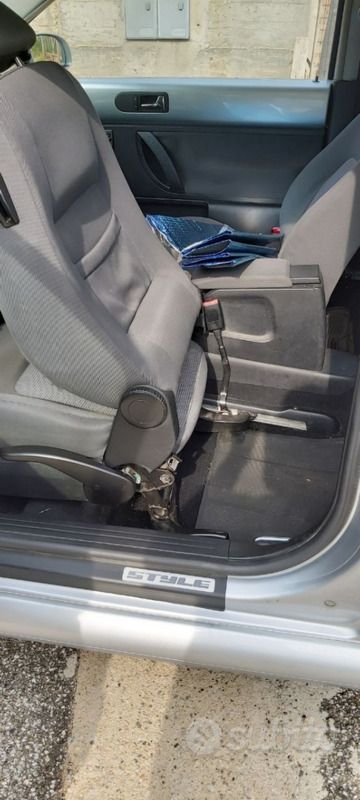 Usata VW Beetle 101 CV (74 kW) 2003 Grigio Utilitaria