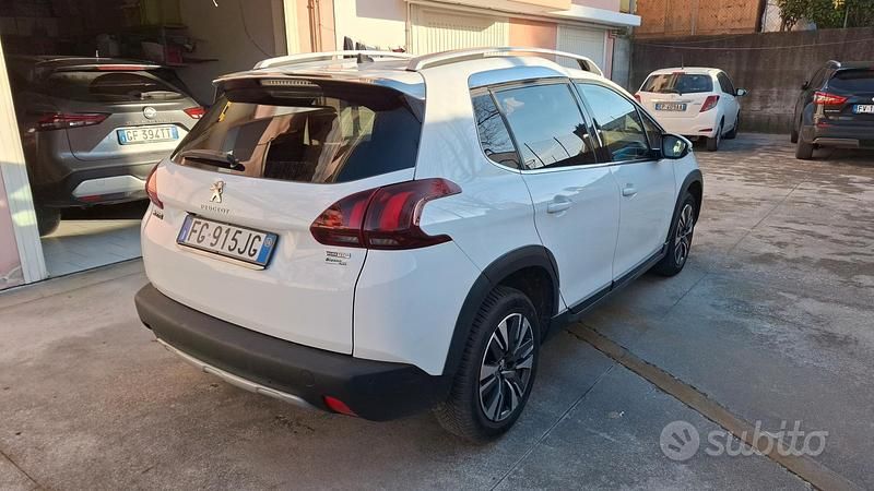 Usata Peugeot 2008 Allure 82 CV (60 kW) 2016 Bianco SUV