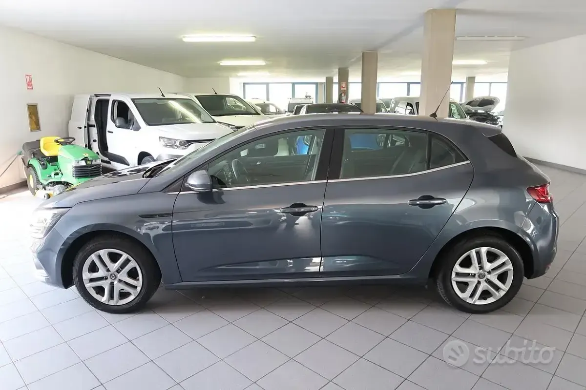 Usata Renault Mégane IV Business 116 CV (85 kW) 2020 Grigio Berlina