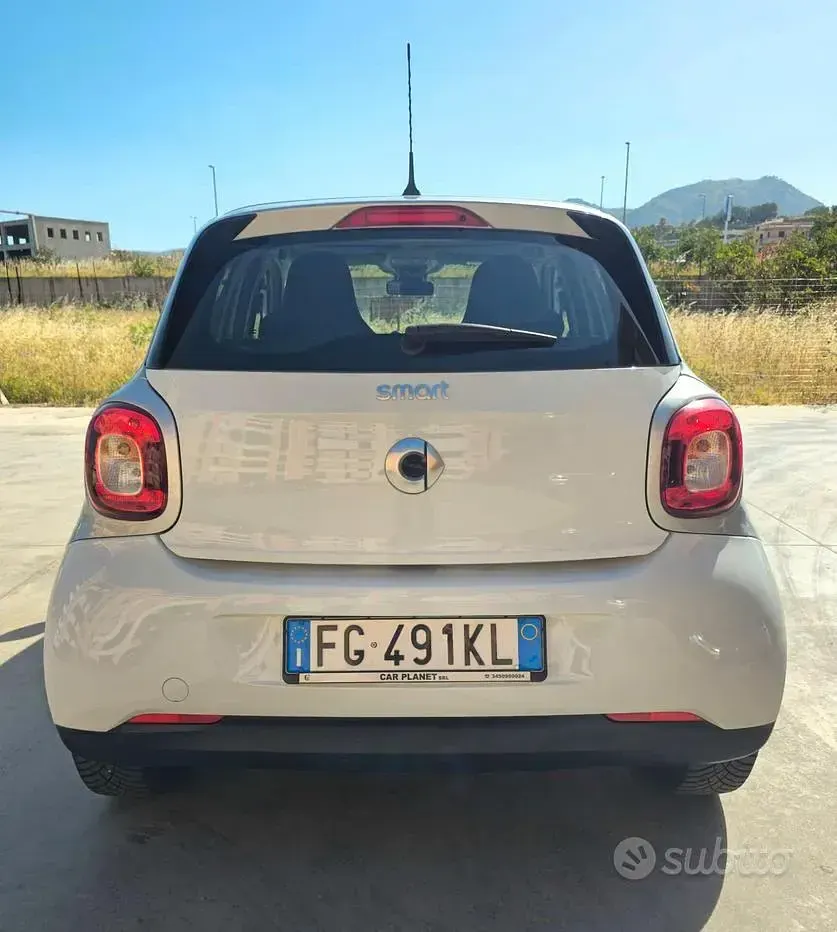 Usata Smart ForFour Passion 71 CV (52 kW) 2017 Bianco Utilitaria