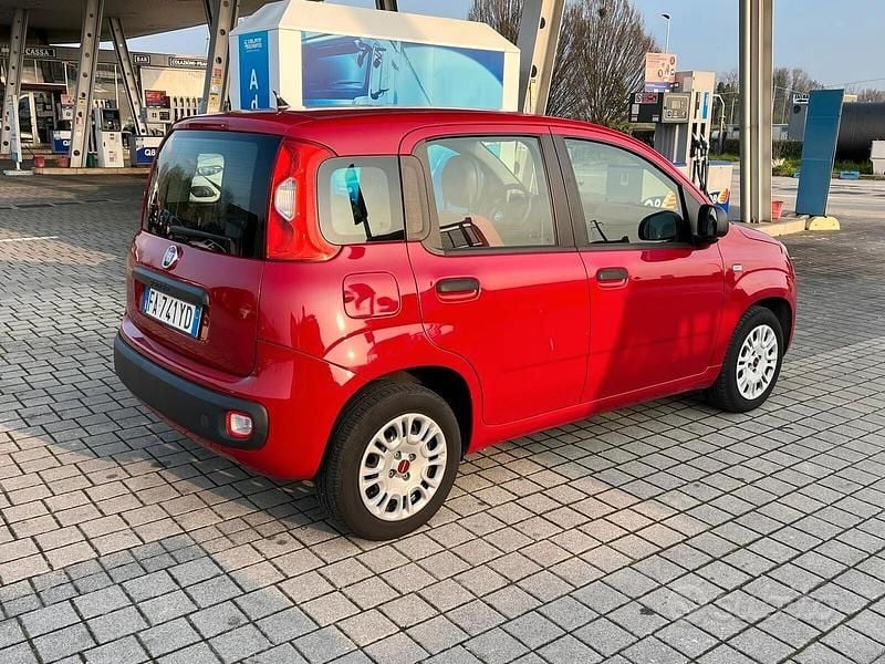 Usata Fiat Panda 69 CV (50 kW) 2015 Rosso Utilitaria