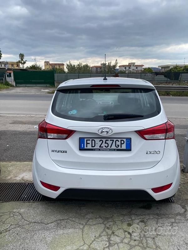 Usata Hyundai ix20 Xpossible 90 CV (66 kW) 2016 Bianco Utilitaria