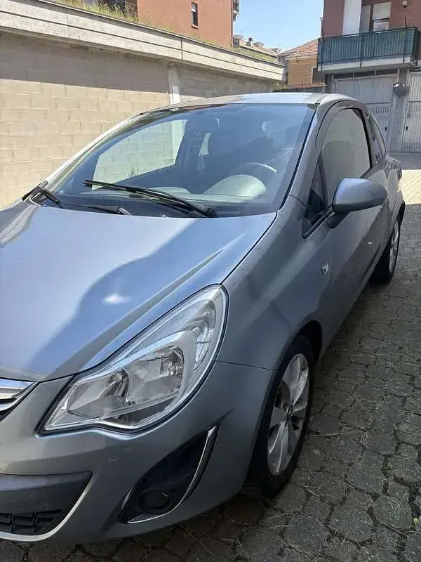 Usata Opel Corsa 86 CV (63 kW) 2012 Utilitaria