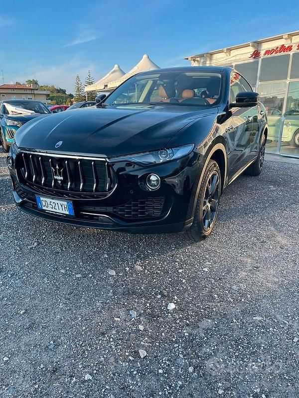 Usata Maserati Levante GranLusso 349 CV (256 kW) 2020 Nero SUV