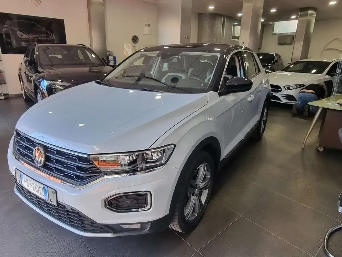Begagnad VW T-Roc Advance 150 HK (110 kW) 2019 Blå SUV