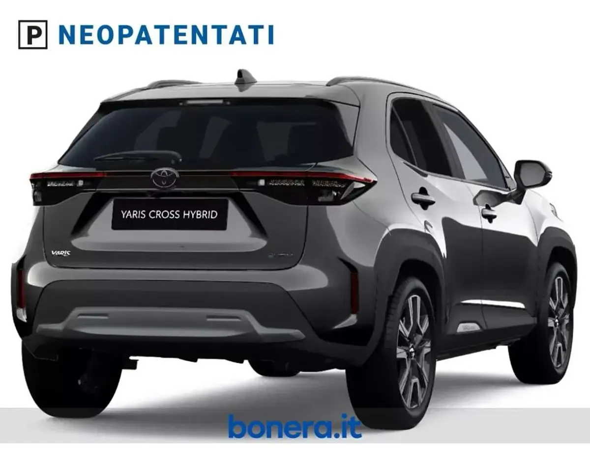 Nuova Toyota Yaris Cross Lounge 131 CV (96 kW) 2026 Dark grey met SUV