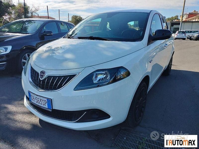 Bianco Usata 2022 Lancia Ypsilon Silver Due volumi | 10.900 € (Buon prezzo) - Immagine 1/4
