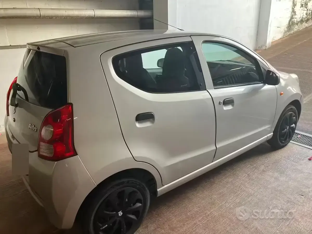 Usata Suzuki Alto 68 CV (50 kW) 2011 Grigio Utilitaria
