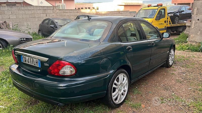 Usata Jaguar X-type 130 CV (95 kW) 2005 Verde Berlina