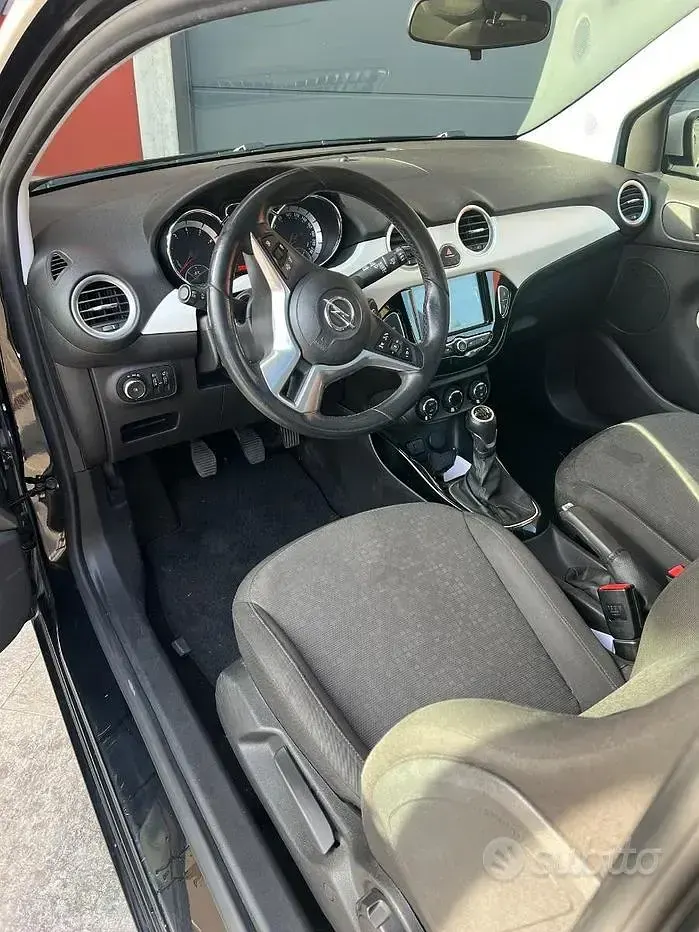 Usata Opel Adam Glam 69 CV (50 kW) 2018 Utilitaria