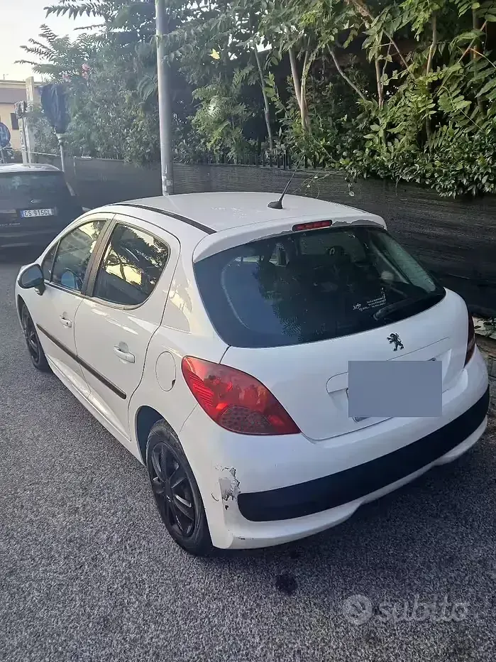 Usata Peugeot 207 68 CV (50 kW) 2008 Berlina