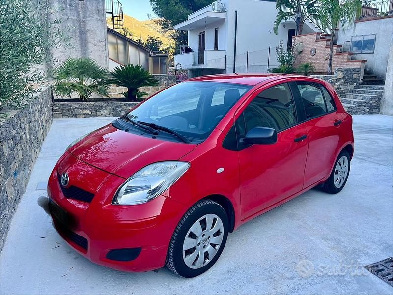 Usata Toyota Yaris 2010 Rosso Berlina
