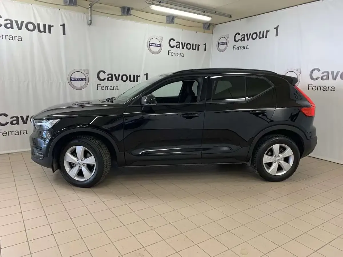 Usata Volvo XC40 Core 129 CV (94 kW) 2022 Nero SUV