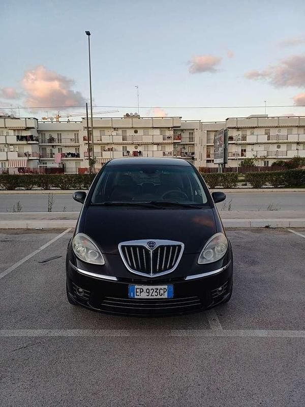 Other Usata 2012 Lancia Musa Monovolume | 4999 € (Buon prezzo) - Immagine 1/4