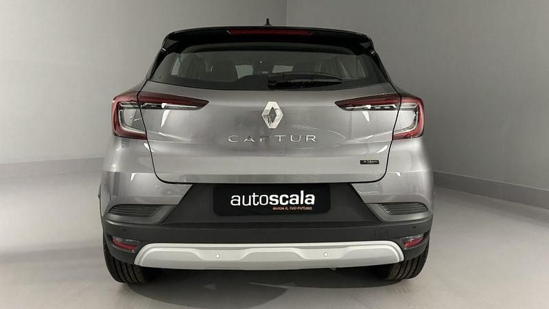 Usata Renault Captur Equilibre 143 CV (105 kW) 2024 Grigio SUV