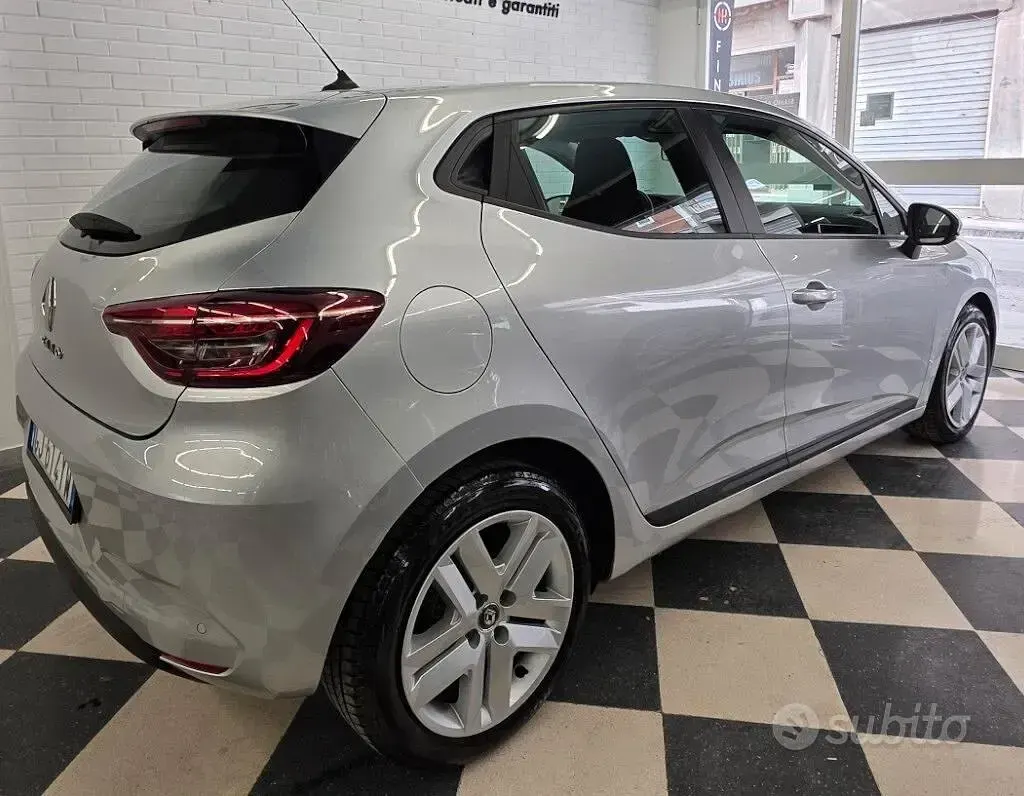 Usata Renault Clio V Zen 91 CV (66 kW) 2022 Grigio Berlina