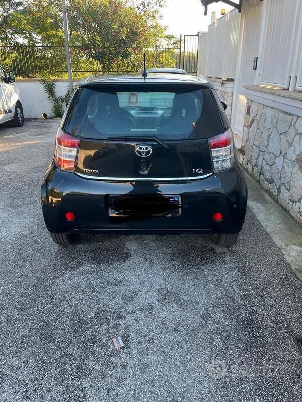 Usata Toyota iQ 90 CV (66 kW) 2011 Utilitaria