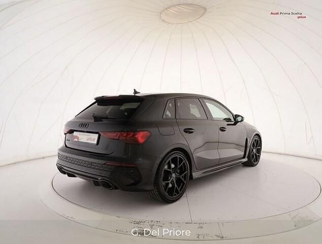 Usata Audi RS3 Sportback Ambiente 400 CV (294 kW) 2024 Nero mythos metallizzato Utilitaria