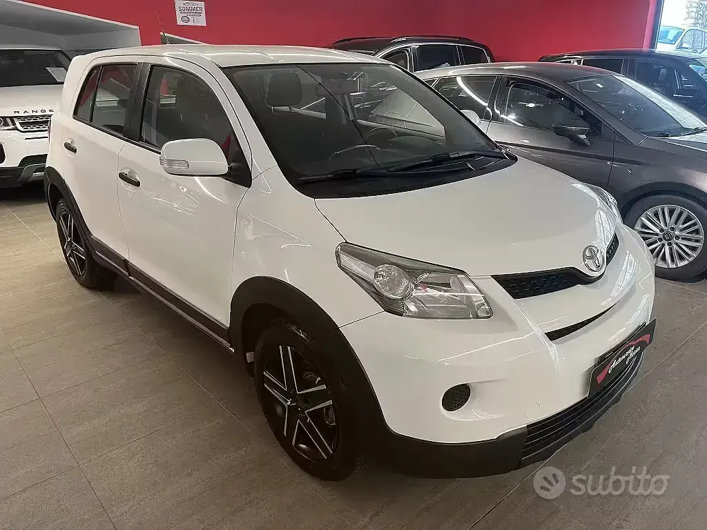 Usata Toyota Urban Cruiser 90 CV (66 kW) 2013 Bianco Utilitaria