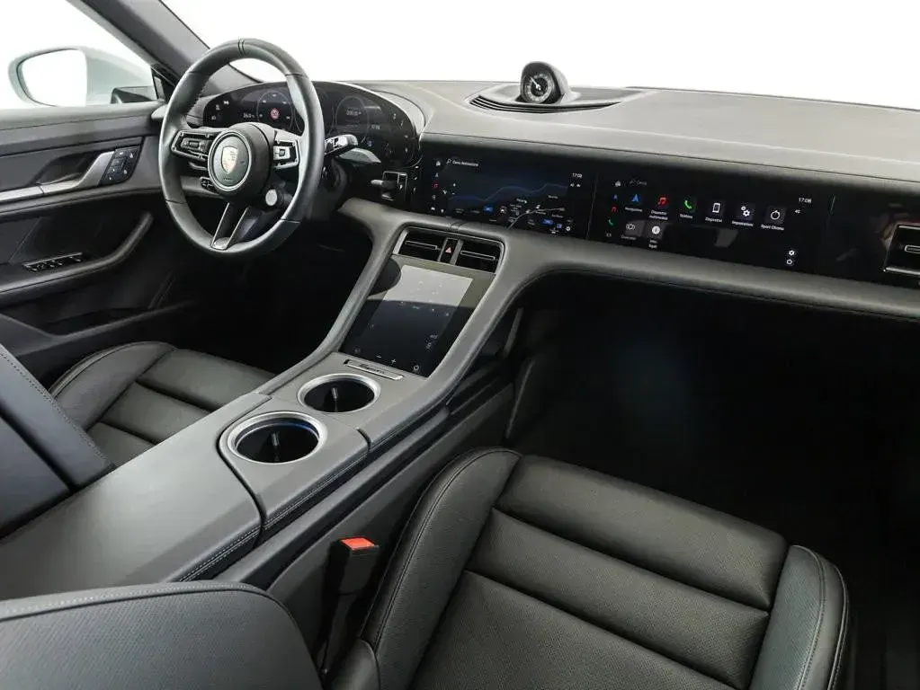 Occasion Porsche Taycan Sport Turismo 300 kW (408 PK) 2024 Grijs Sedan