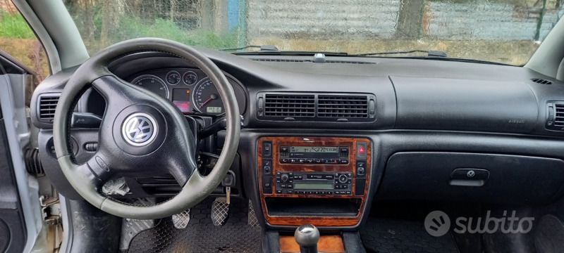 Usata VW Passat 130 CV (95 kW) 2001 Grigio Station wagon