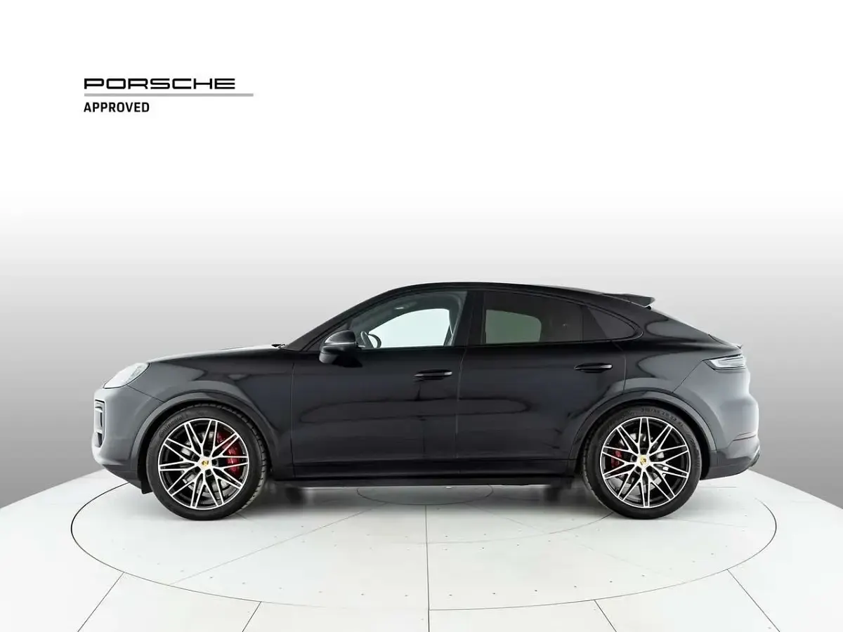 Usata Porsche Cayenne 475 CV (349 kW) 2024 Nero cromite metallizzato SUV