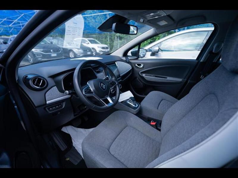 Usata Renault Zoe Zen 80 kW (109 CV) 2020 Grigio chiaro Utilitaria