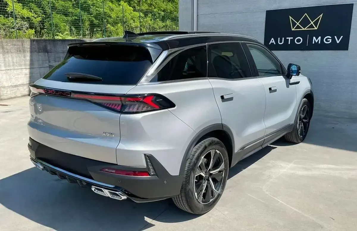 Usata Baic X75 177 CV (130 kW) 2024 Grigio SUV