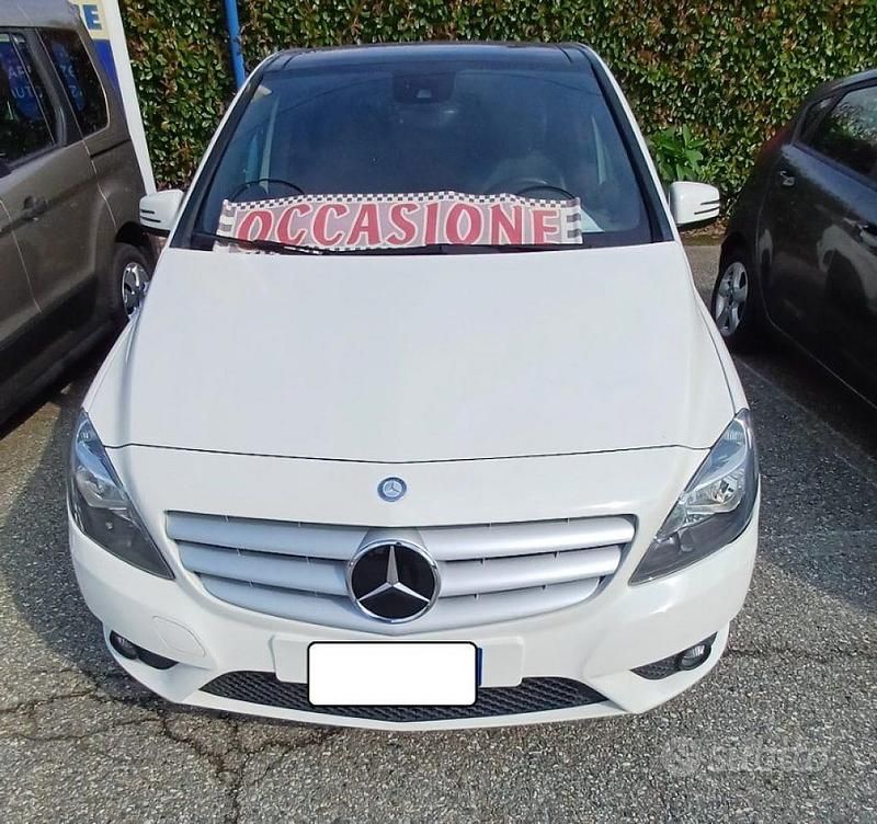 Usata Mercedes B180 Premium 109 CV (80 kW) 2012 Bianco Monovolume