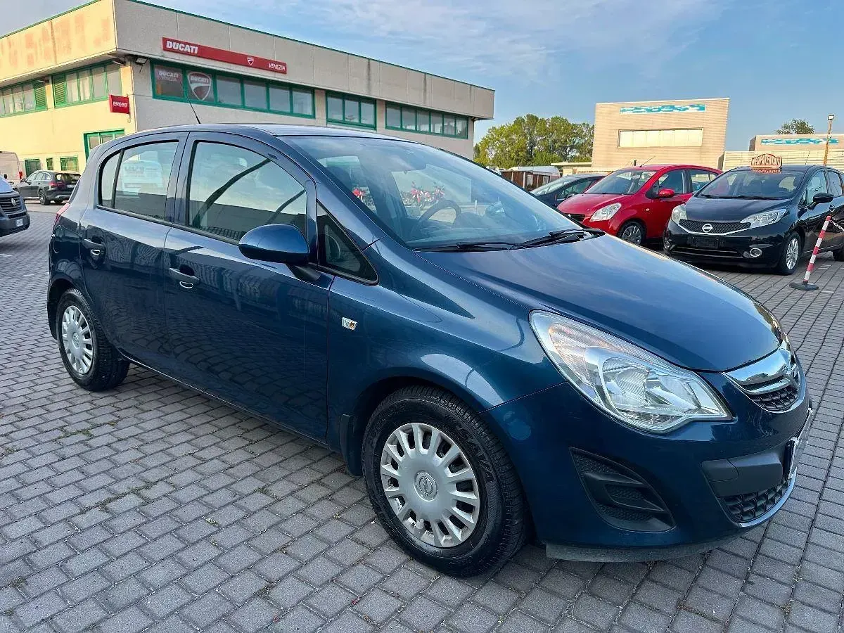 Usata Opel Corsa Cosmo 54 CV (39 kW) 2012 Blu Utilitaria