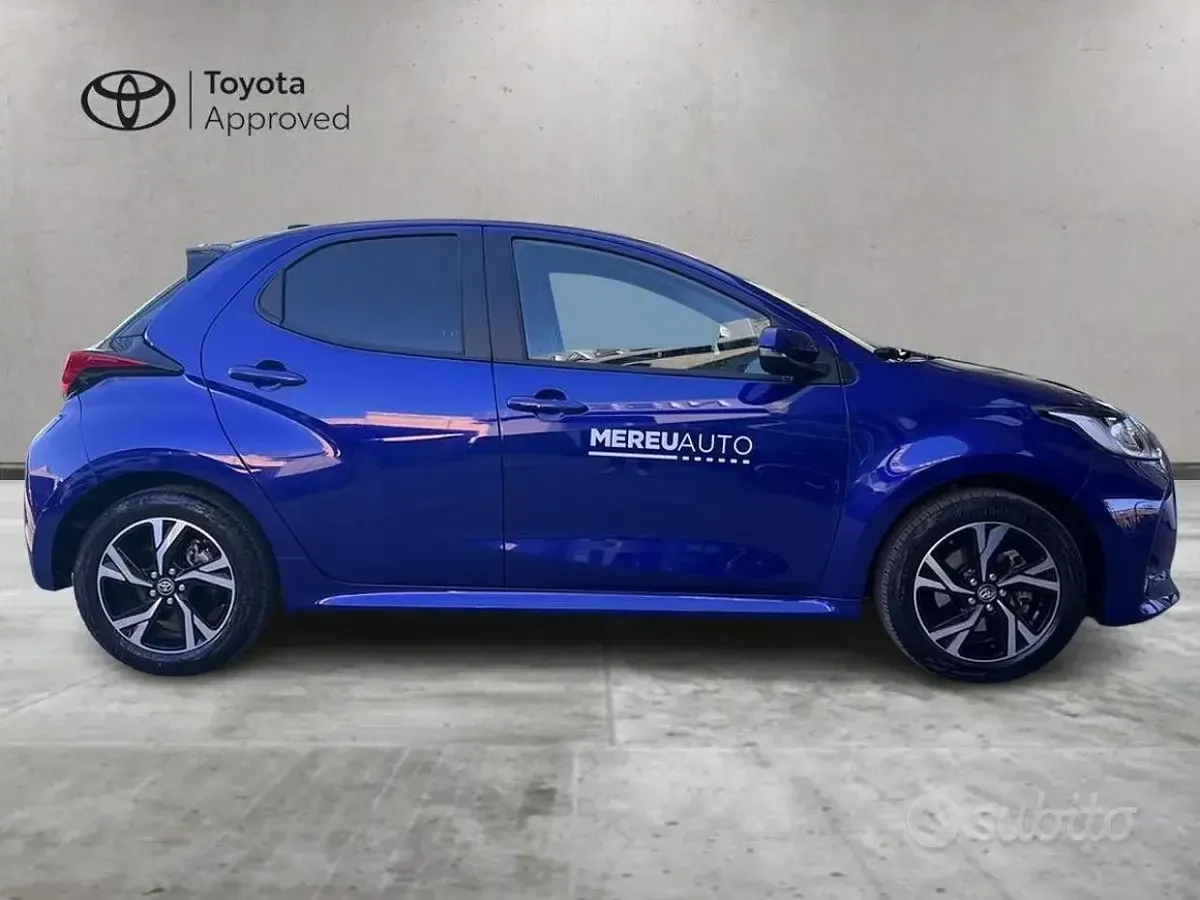 Usata Toyota Yaris Hybrid Trend 92 CV (67 kW) 2025 Bluazzurro Berlina