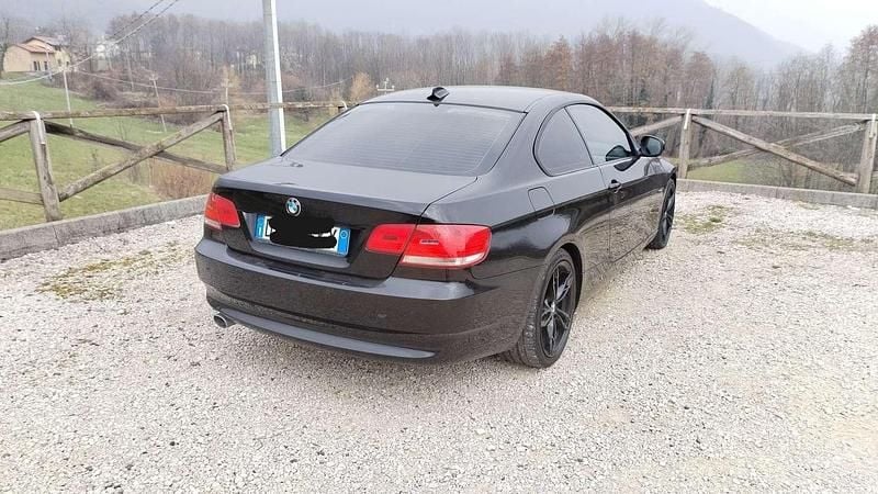 Usata BMW 320 177 CV (130 kW) 2009 Coupé