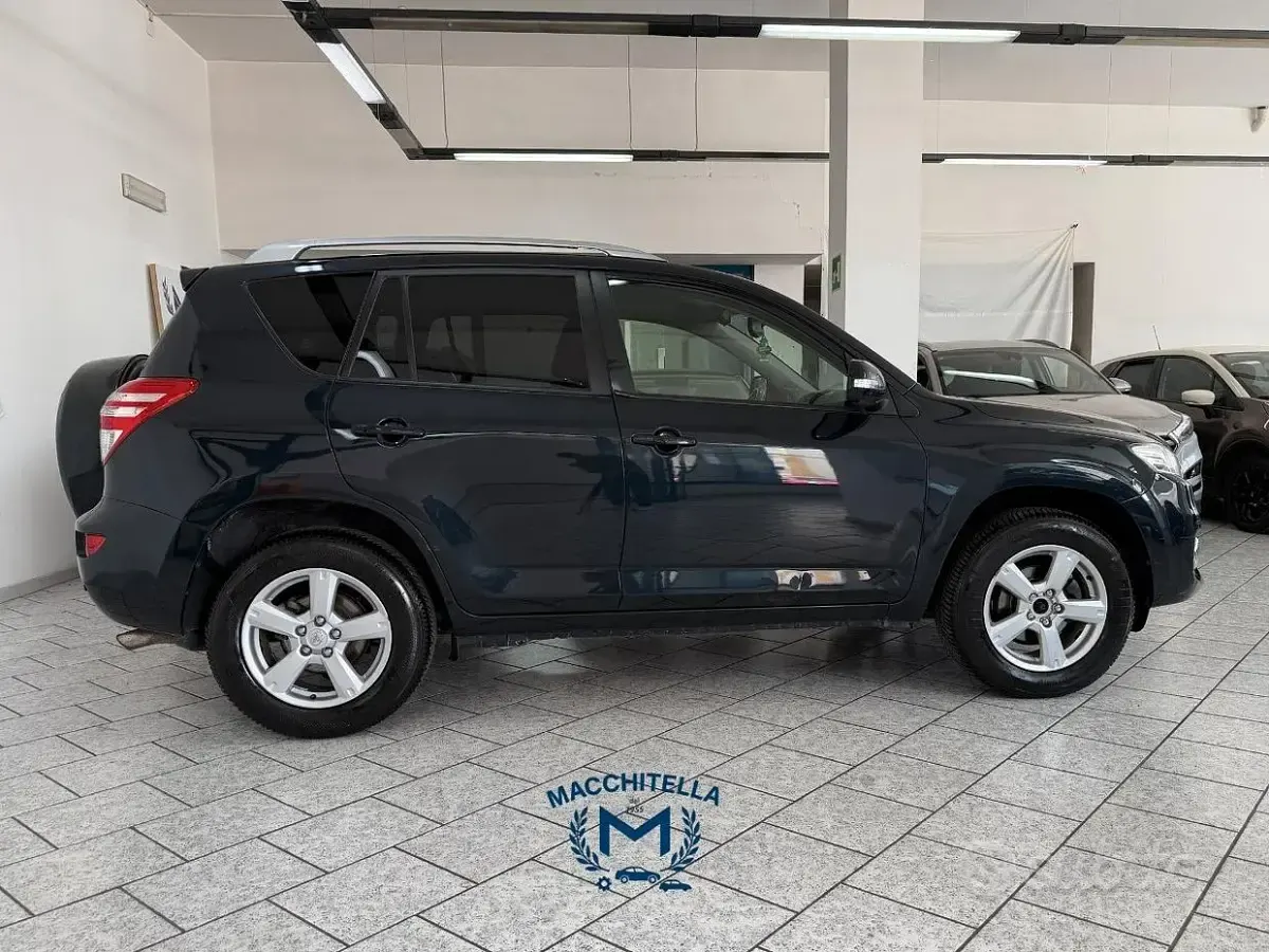 Usata Toyota RAV4 150 CV (110 kW) 2011 Nero SUV