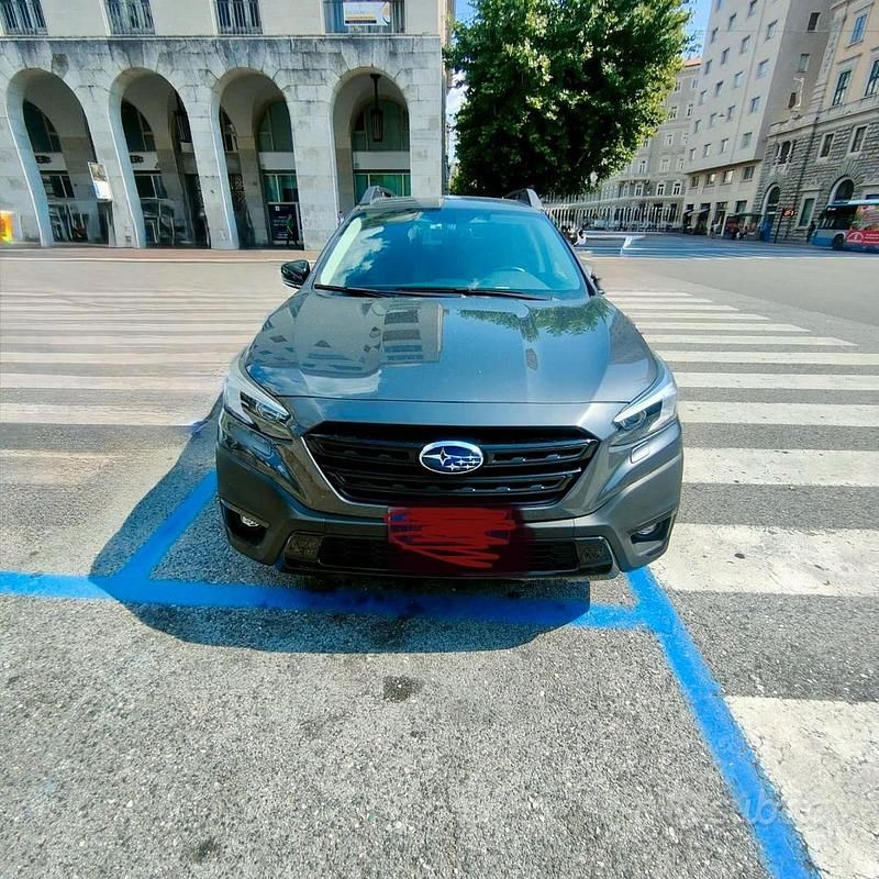 Grigio Usata 2022 Subaru Outback SUV | 37.500 € (Molto cara) - Immagine 1/4