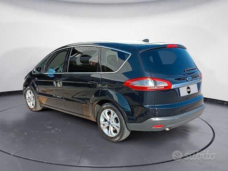 Usata Ford S-MAX Titanium 163 CV (119 kW) 2015 Nero Monovolume