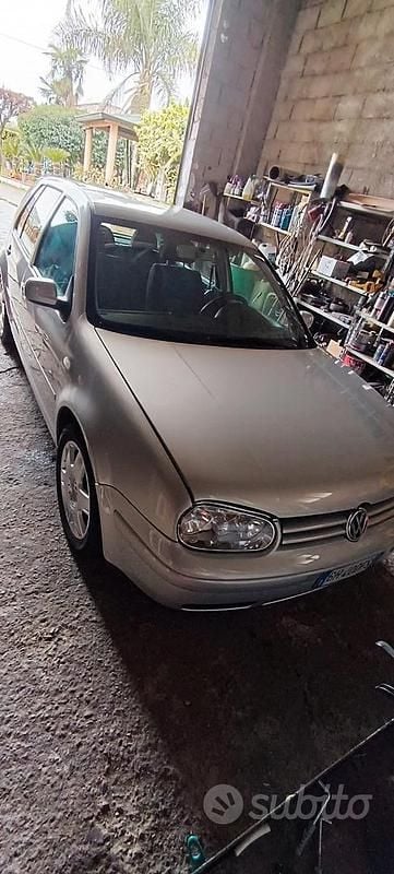 Usata VW Golf IV 110 CV (80 kW) 2000 Grigio Berlina