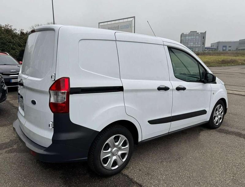 Usata Ford Transit Trend 101 CV (74 kW) 2023 Frozen white Furgone