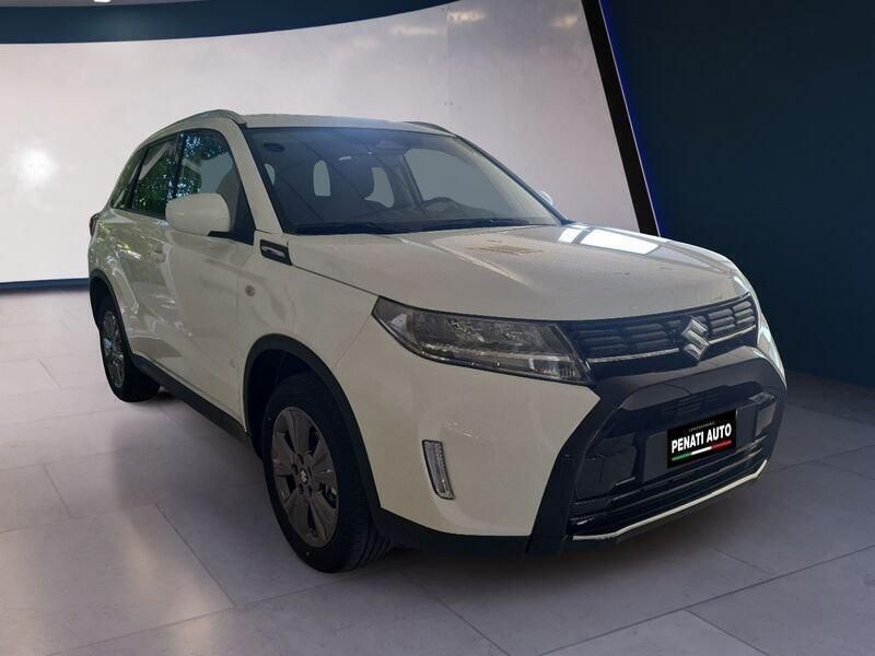 Vari colori Usata 2024 Suzuki Vitara Cool SUV | 22.900 € (Buon prezzo) - Immagine 1/4