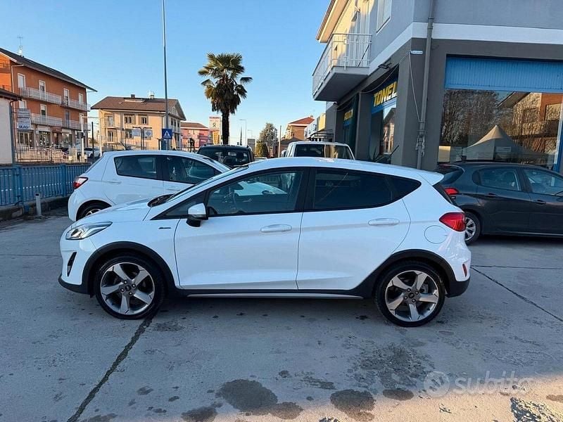 Usata Ford Fiesta Active 140 CV (102 kW) 2019 Bianco Berlina