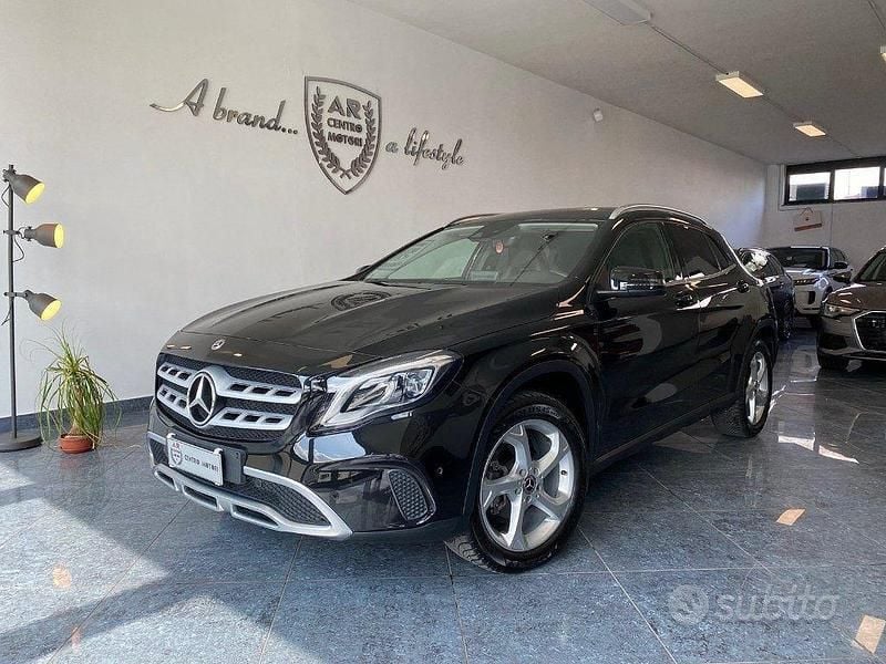Usata Mercedes GLA200 136 CV (100 kW) 2019 Nero SUV