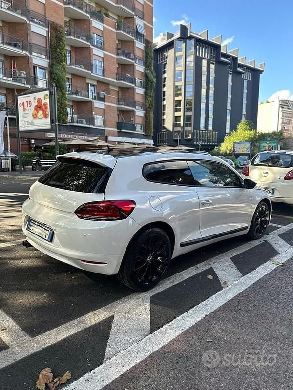 Usata VW Scirocco 140 CV (102 kW) 2012 Bianco Coupé