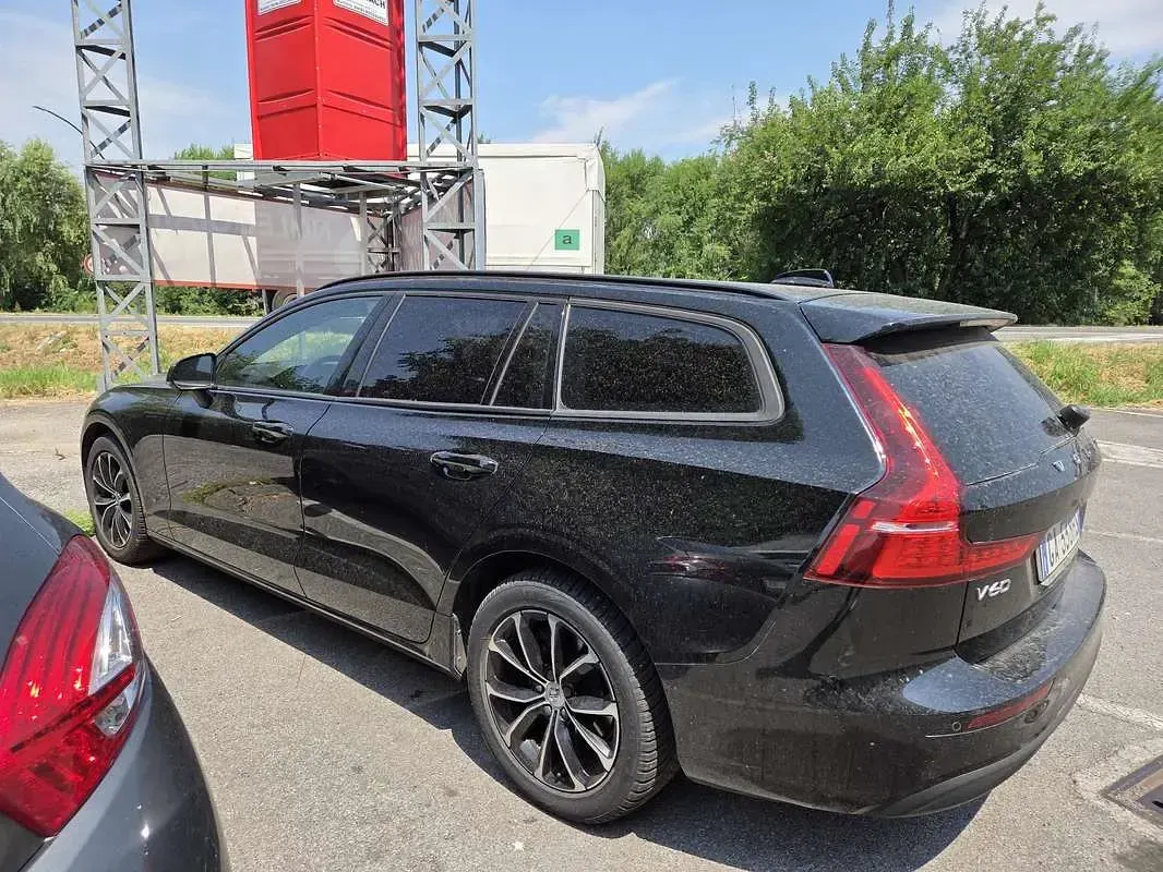 Usata Volvo V60 Business Edition 150 CV (110 kW) 2020 Station wagon